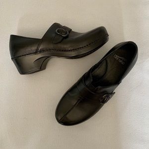 Like-new Dansko Tamara Clogs